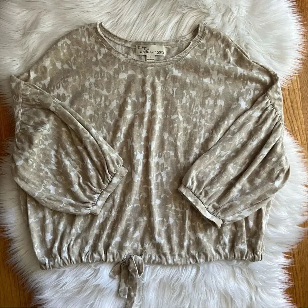 Women’s Vintage Havana Shirt Size Medium